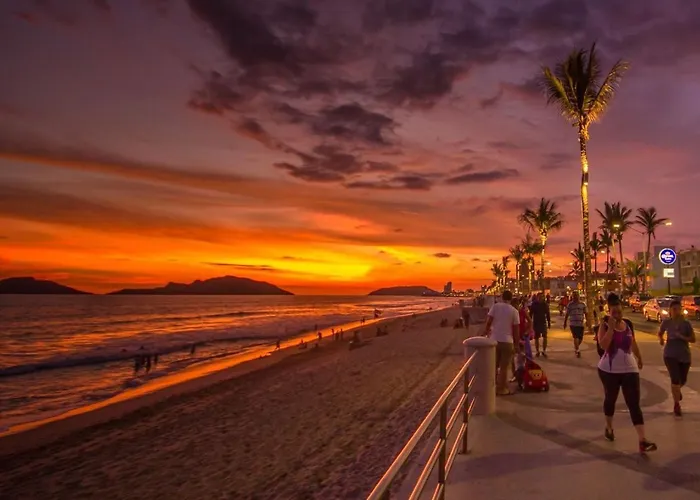 LOFT PLAYAS A , a unos pasos del malecon estadio acuario y letras Mazatlán